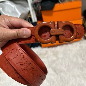 SALVATORE FERRAGAMO Leather Belt (Wooden Buckle)